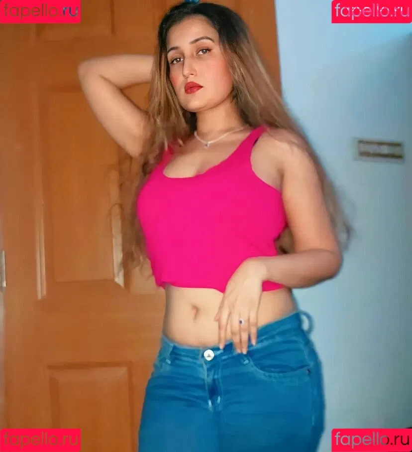 Aniza Hazel Onlyfans Photo Gallery 