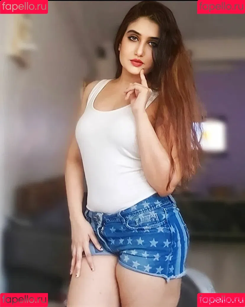 Aniza Hazel Onlyfans Photo Gallery 