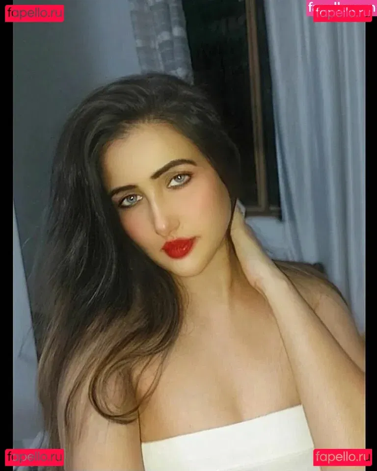 Aniza Hazel Onlyfans Photo Gallery 