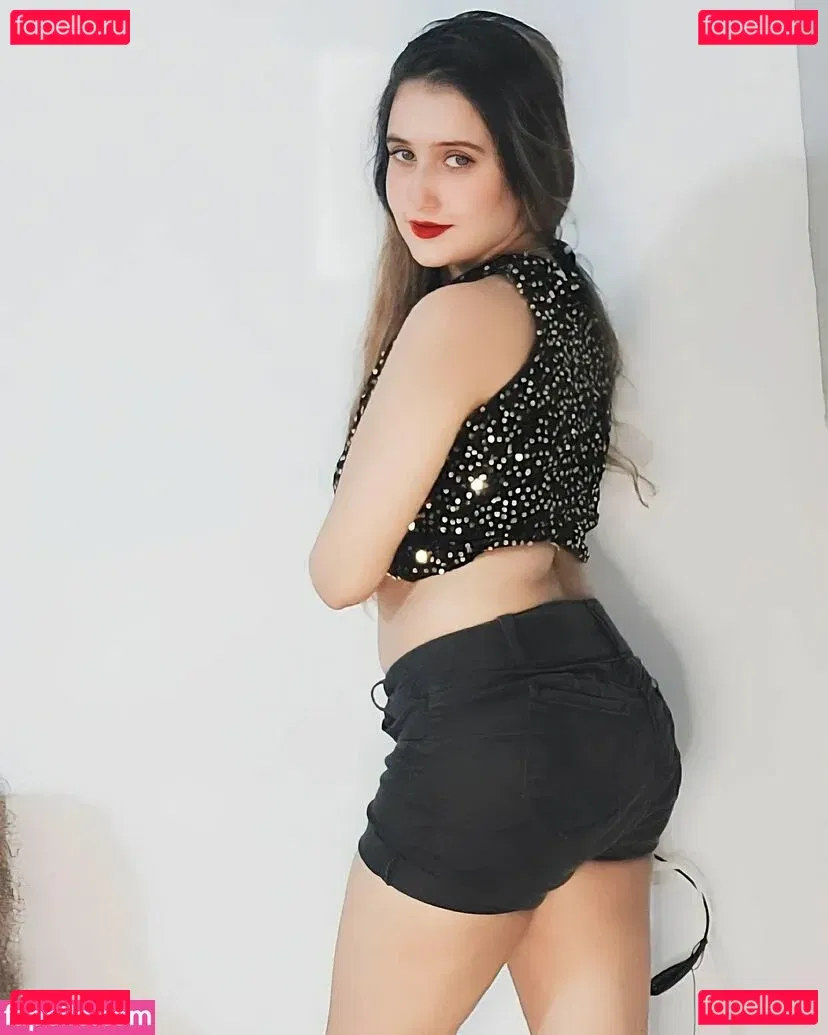 Aniza Hazel Onlyfans Photo Gallery 