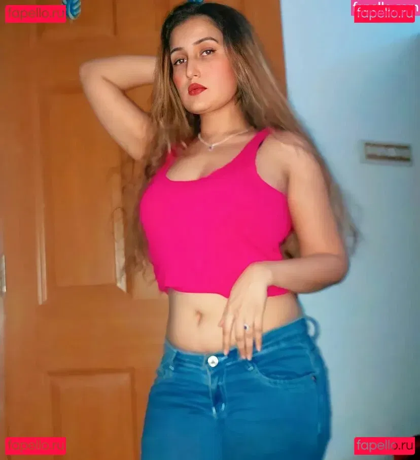 Aniza Hazel Onlyfans Photo Gallery 