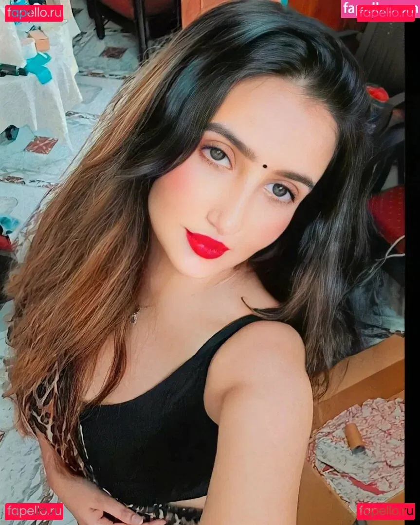 Aniza Hazel Onlyfans Photo Gallery 