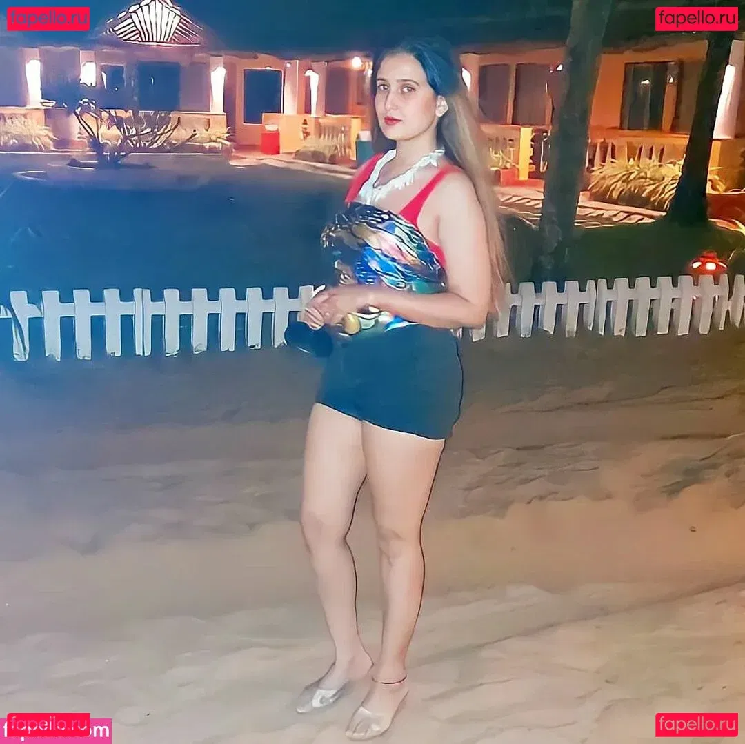 Aniza Hazel Onlyfans Photo Gallery 