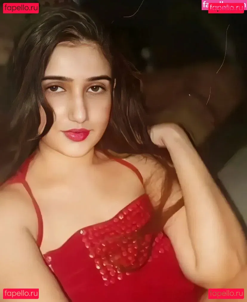 Aniza Hazel Onlyfans Photo Gallery 