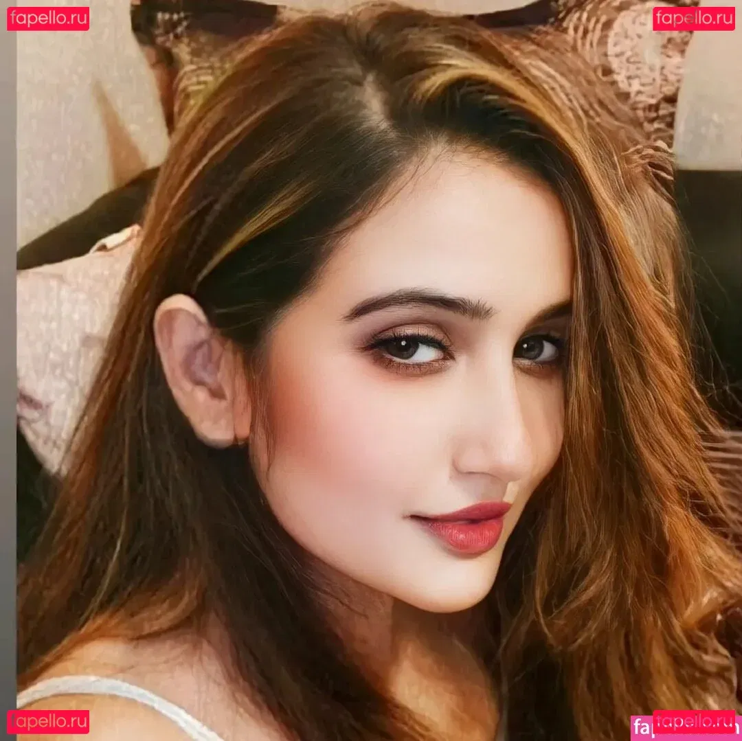 Aniza Hazel Onlyfans Photo Gallery 