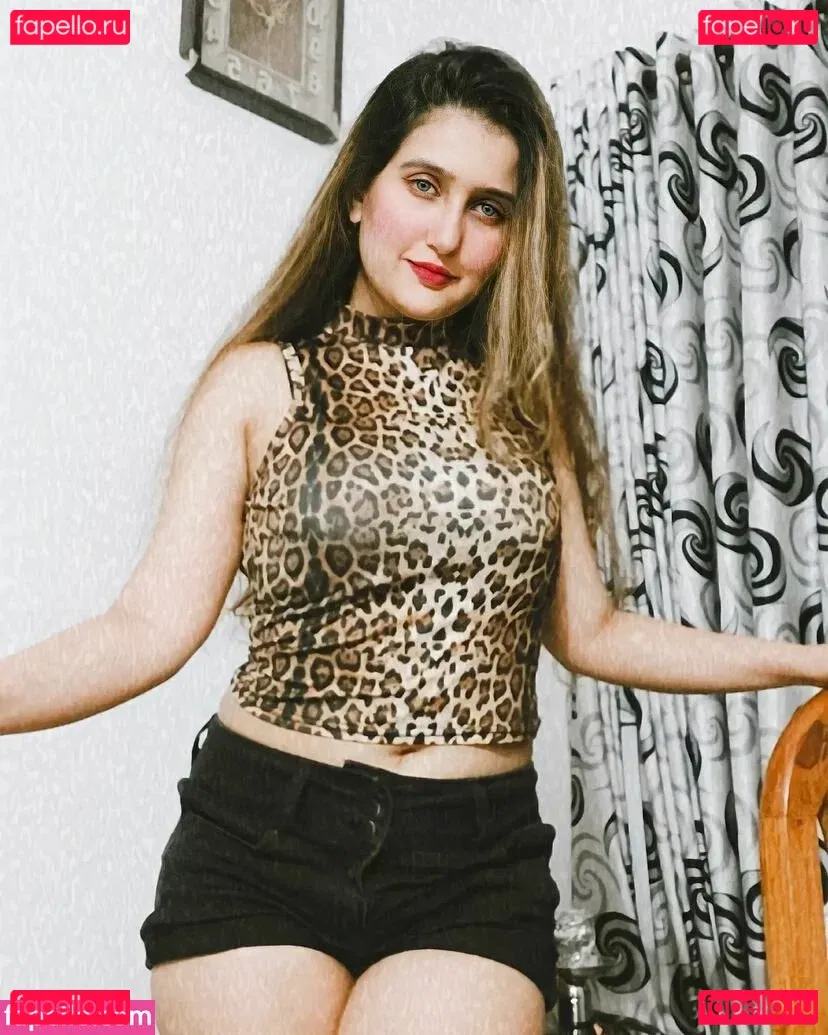 Aniza Hazel Onlyfans Photo Gallery 