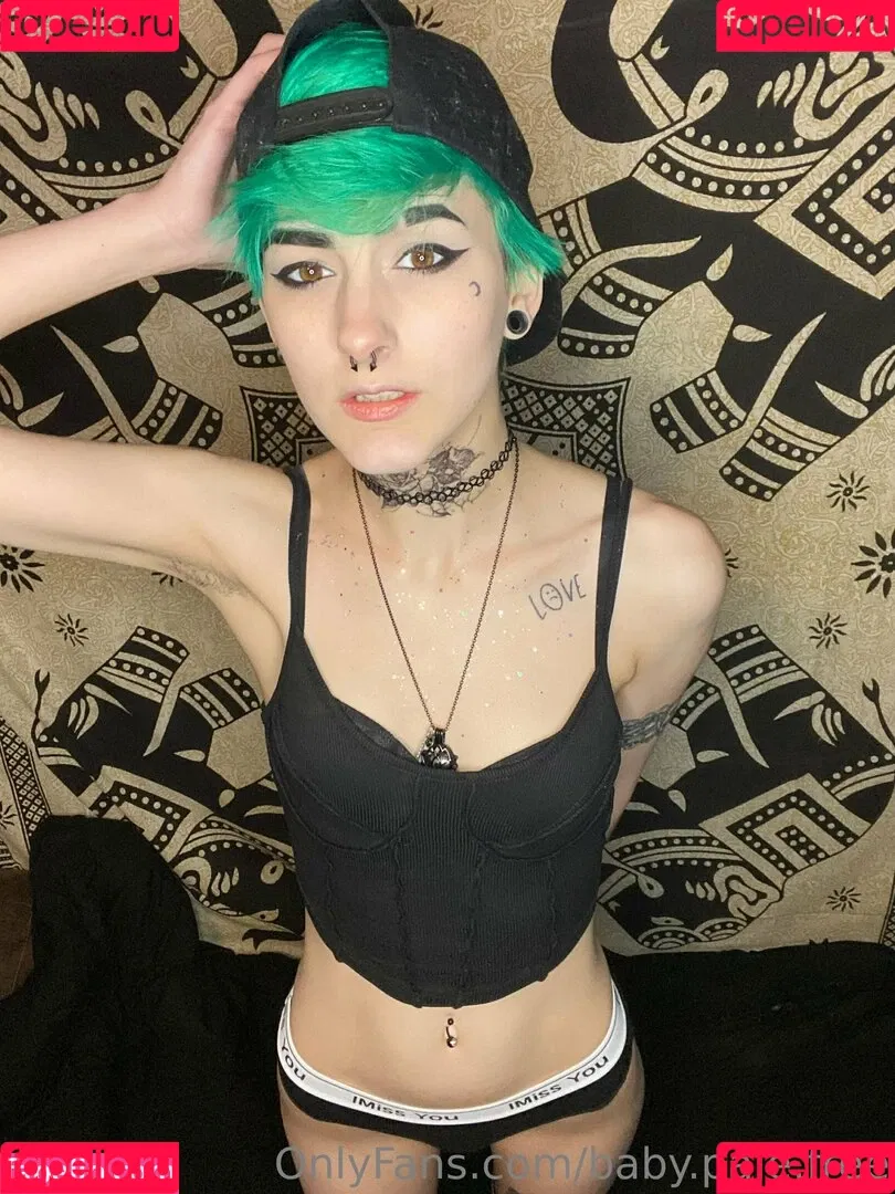 baby.pale.free Onlyfans Photo Gallery 