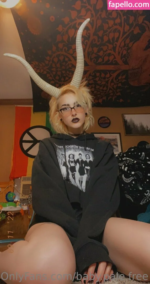 baby.pale.free Onlyfans Photo Gallery 