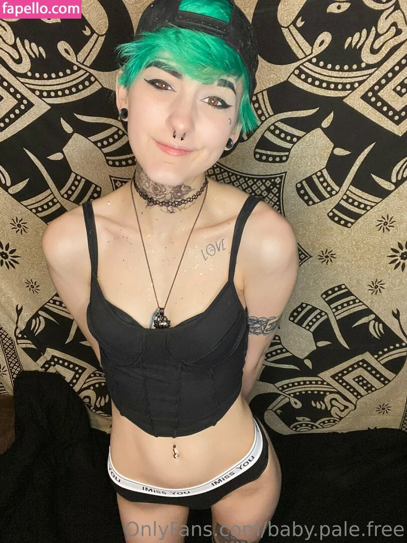 baby.pale.free Onlyfans Photo Gallery 