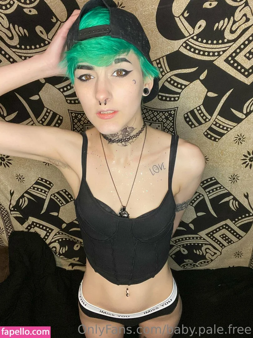 baby.pale.free Onlyfans Photo Gallery 