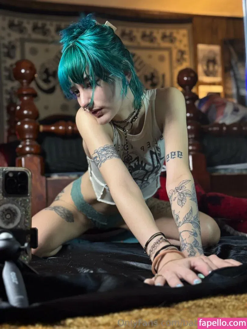 baby.pale.free Onlyfans Photo Gallery 