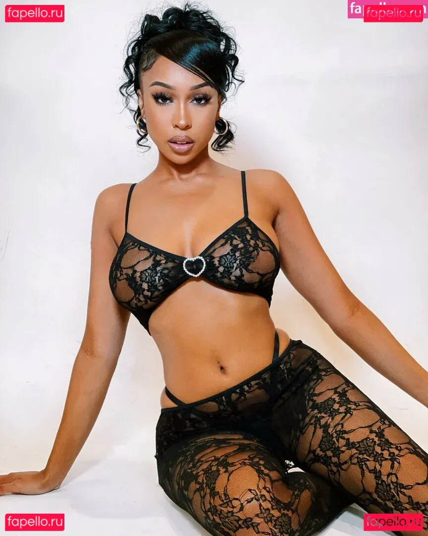 viandradunn Onlyfans Photo Gallery 