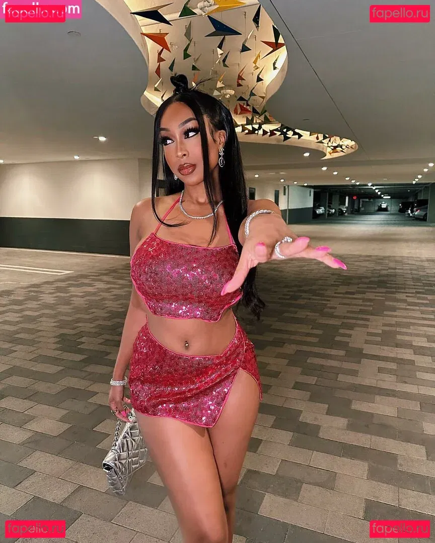 viandradunn Onlyfans Photo Gallery 