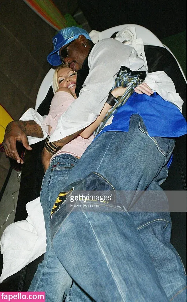 Brande Roderick Onlyfans Photo Gallery 