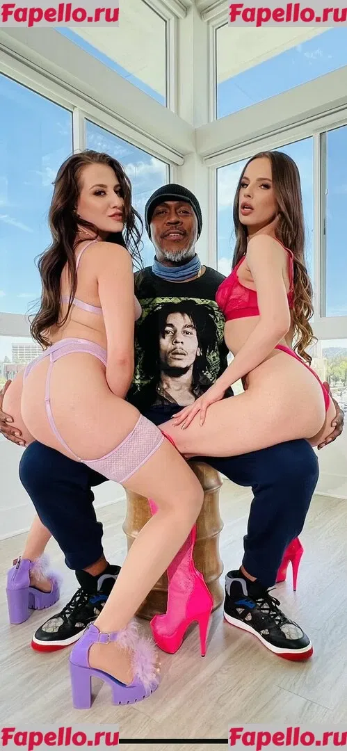 Aubree Valentine Onlyfans Photo Gallery 