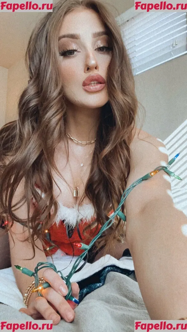 Aubree Valentine Onlyfans Photo Gallery 