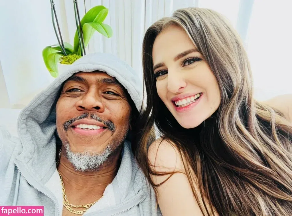 Aubree Valentine Onlyfans Photo Gallery 