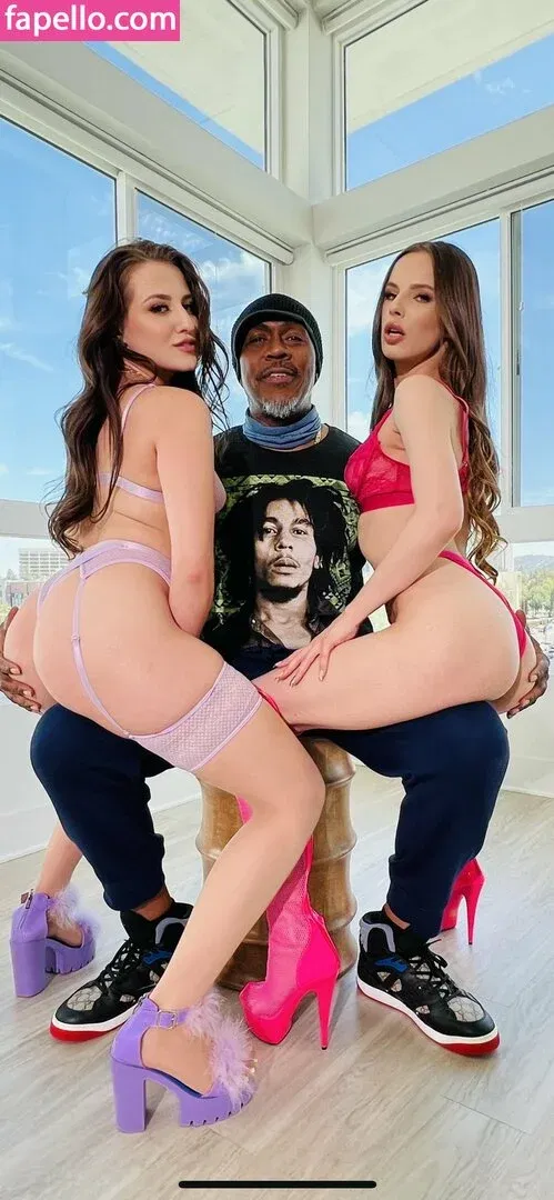 Aubree Valentine Onlyfans Photo Gallery 