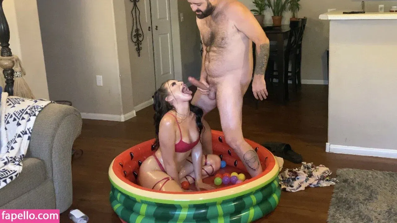 Aubree Valentine Onlyfans Photo Gallery 