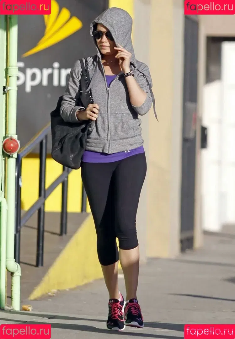 Mila Kunis Onlyfans Photo Gallery 