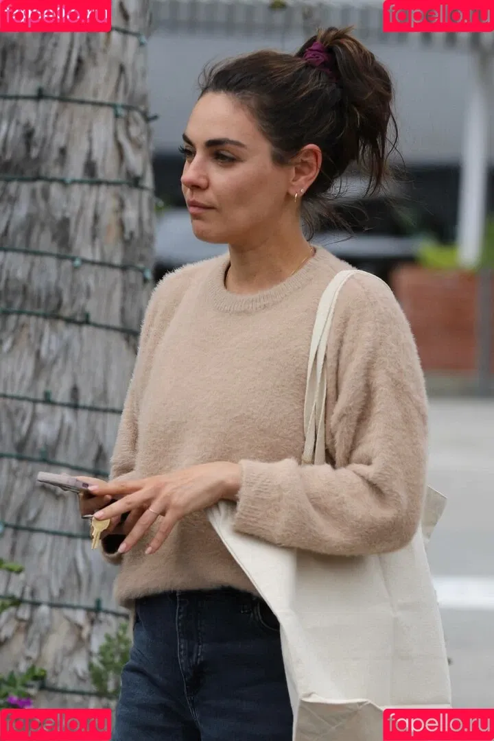 Mila Kunis Onlyfans Photo Gallery 
