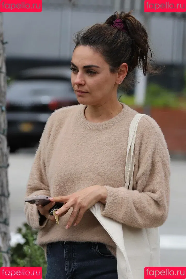 Mila Kunis Onlyfans Photo Gallery 