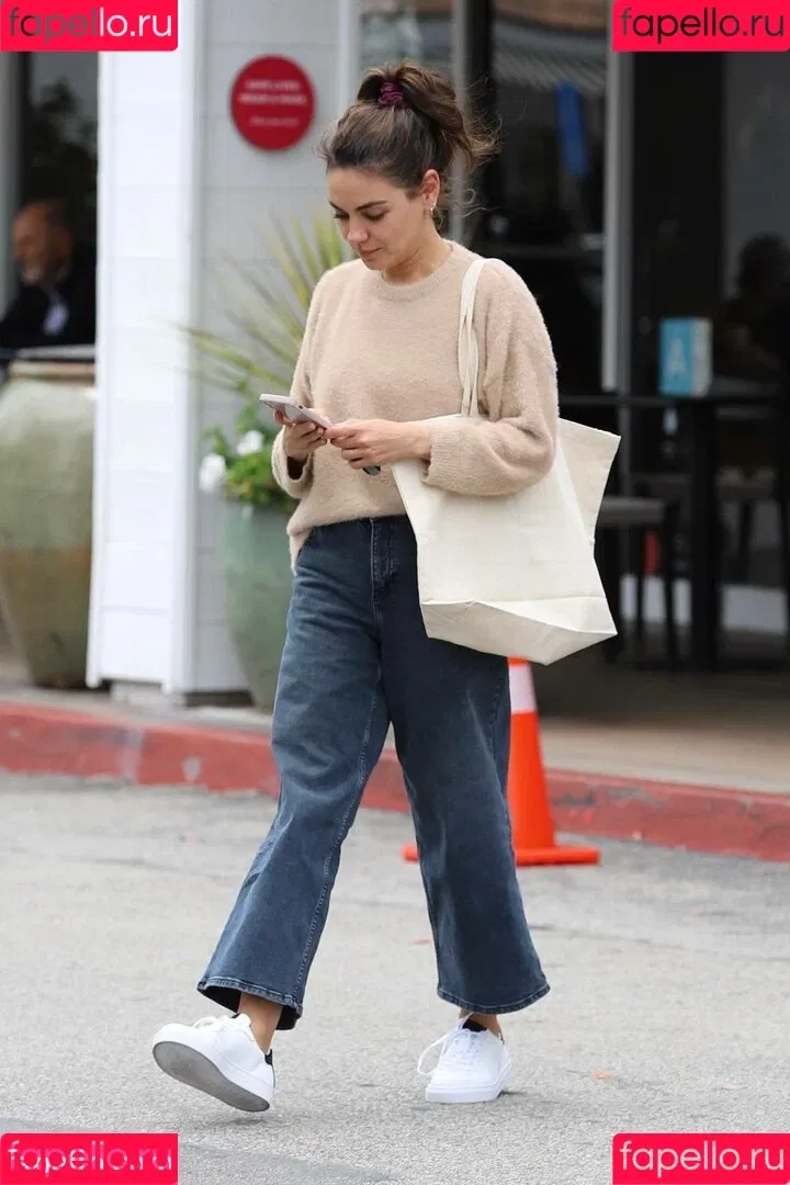 Mila Kunis Onlyfans Photo Gallery 