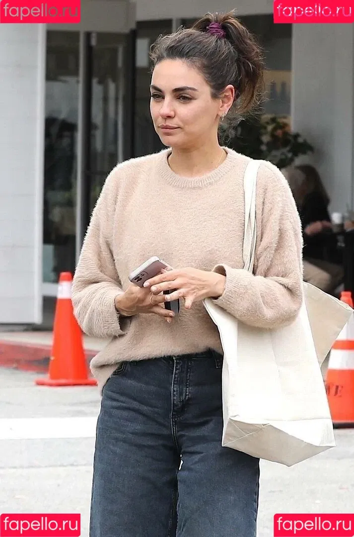 Mila Kunis Onlyfans Photo Gallery 