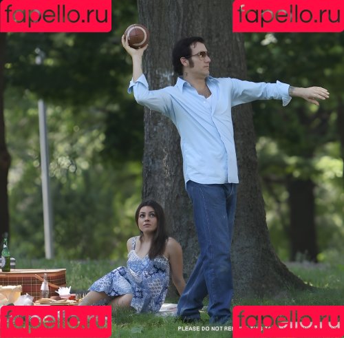 Mila Kunis Onlyfans Photo Gallery 