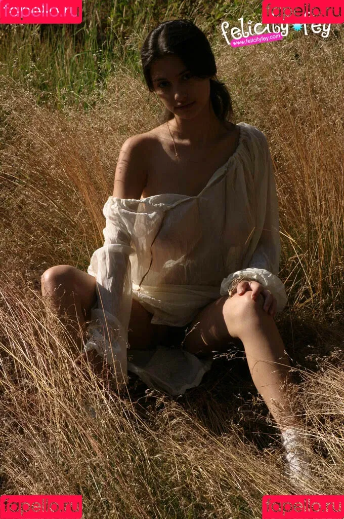 Felicity Fey Onlyfans Photo Gallery 