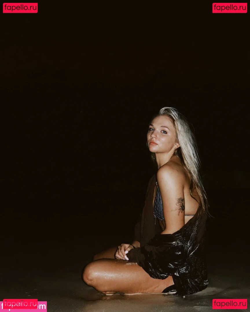 Julia Hart Onlyfans Photo Gallery 