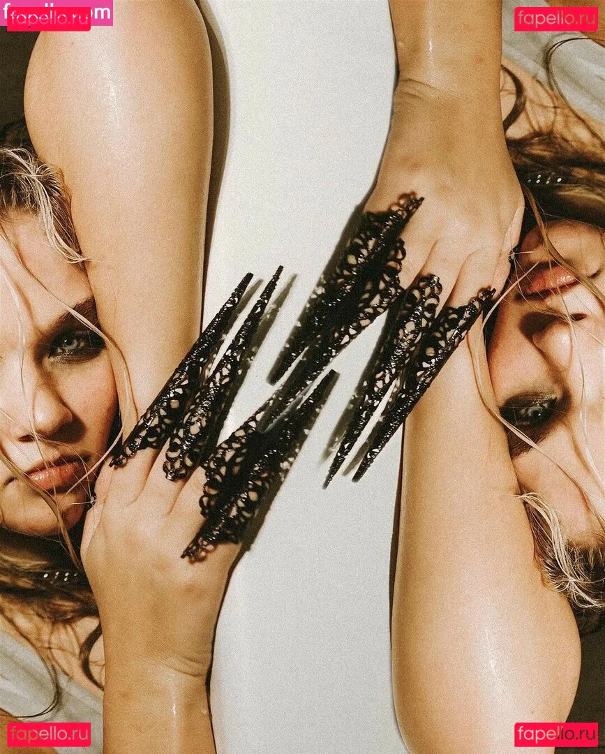 Julia Hart Onlyfans Photo Gallery 