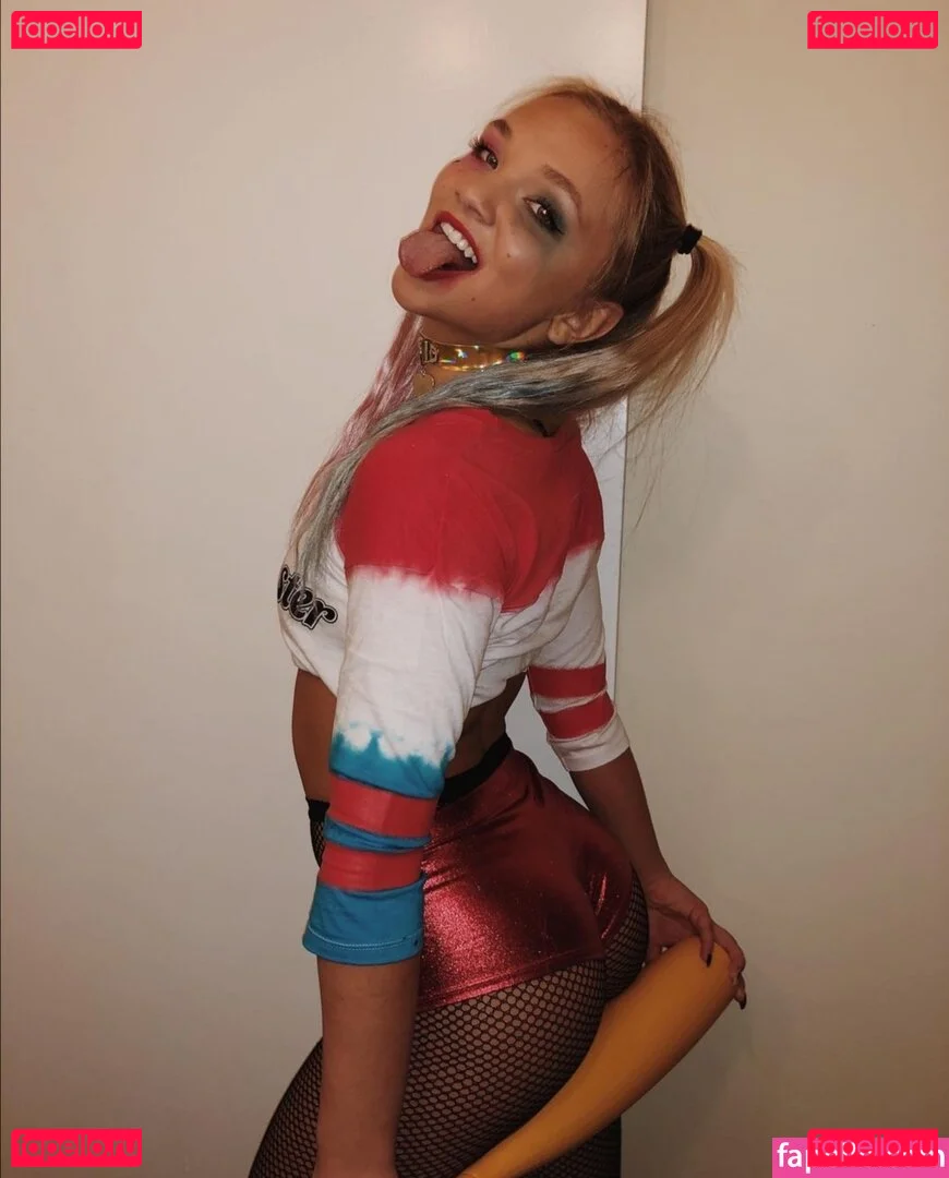 Julia Hart Onlyfans Photo Gallery 