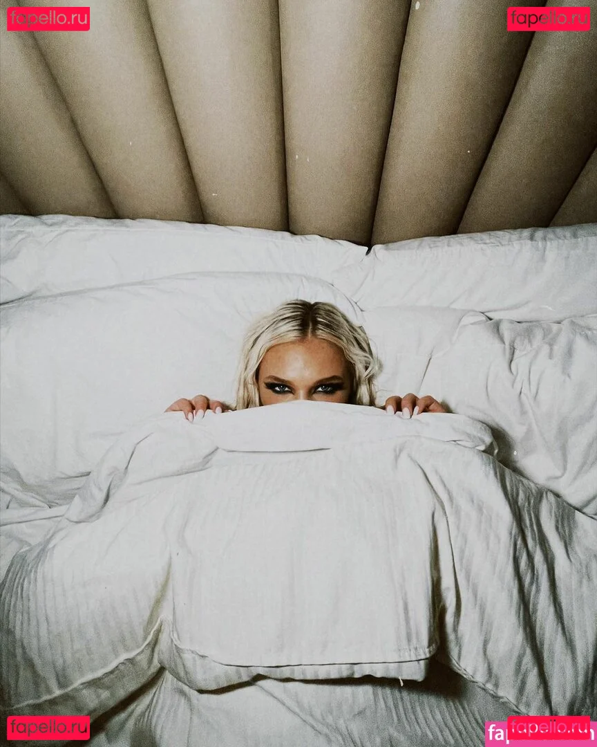 Julia Hart Onlyfans Photo Gallery 