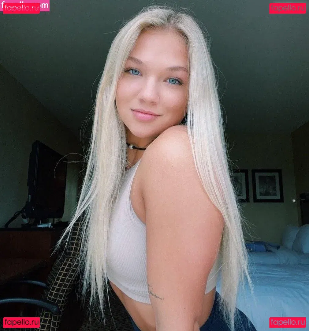 Julia Hart Onlyfans Photo Gallery 