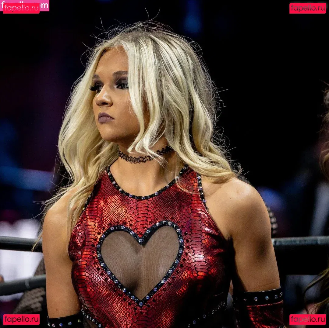 Julia Hart Onlyfans Photo Gallery 