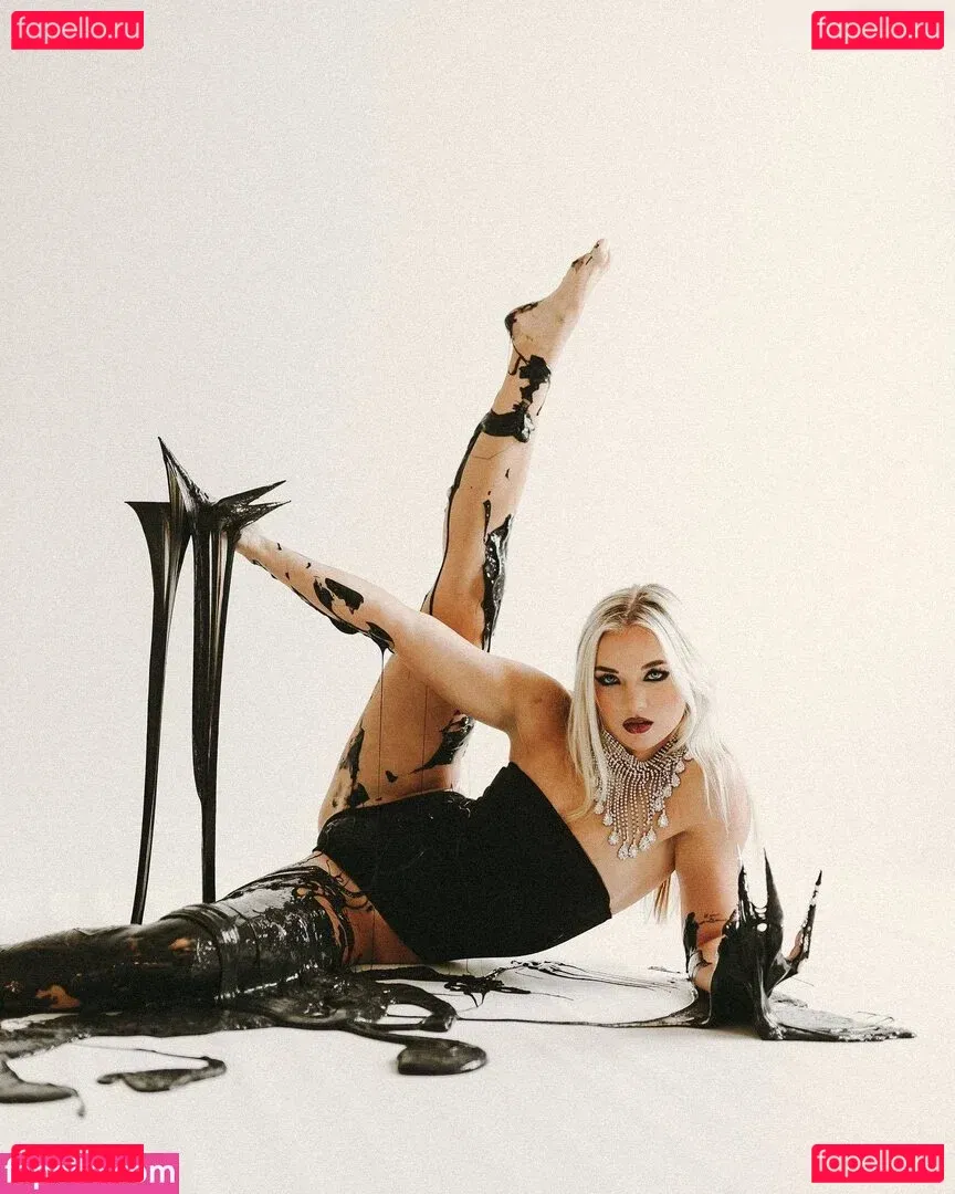 Julia Hart Onlyfans Photo Gallery 