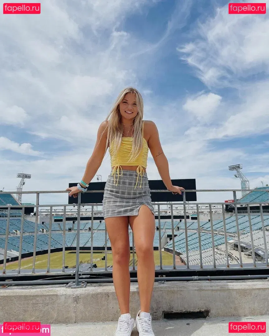 Julia Hart Onlyfans Photo Gallery 