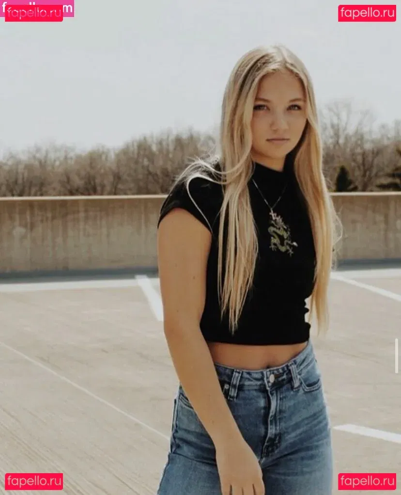 Julia Hart Onlyfans Photo Gallery 