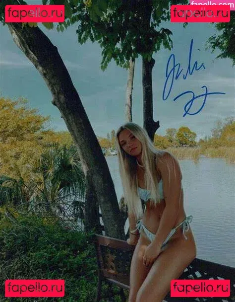 Julia Hart Onlyfans Photo Gallery 