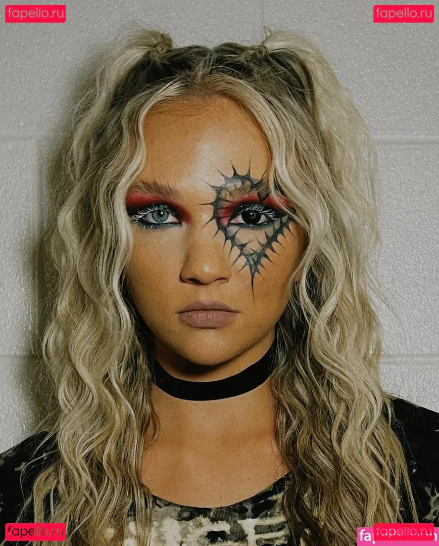 Julia Hart Onlyfans Photo Gallery 