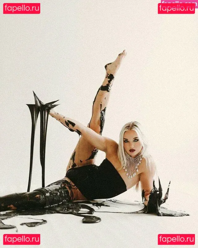 Julia Hart Onlyfans Photo Gallery 