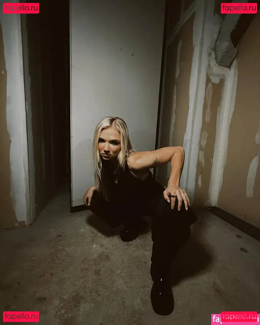 Julia Hart Onlyfans Photo Gallery 