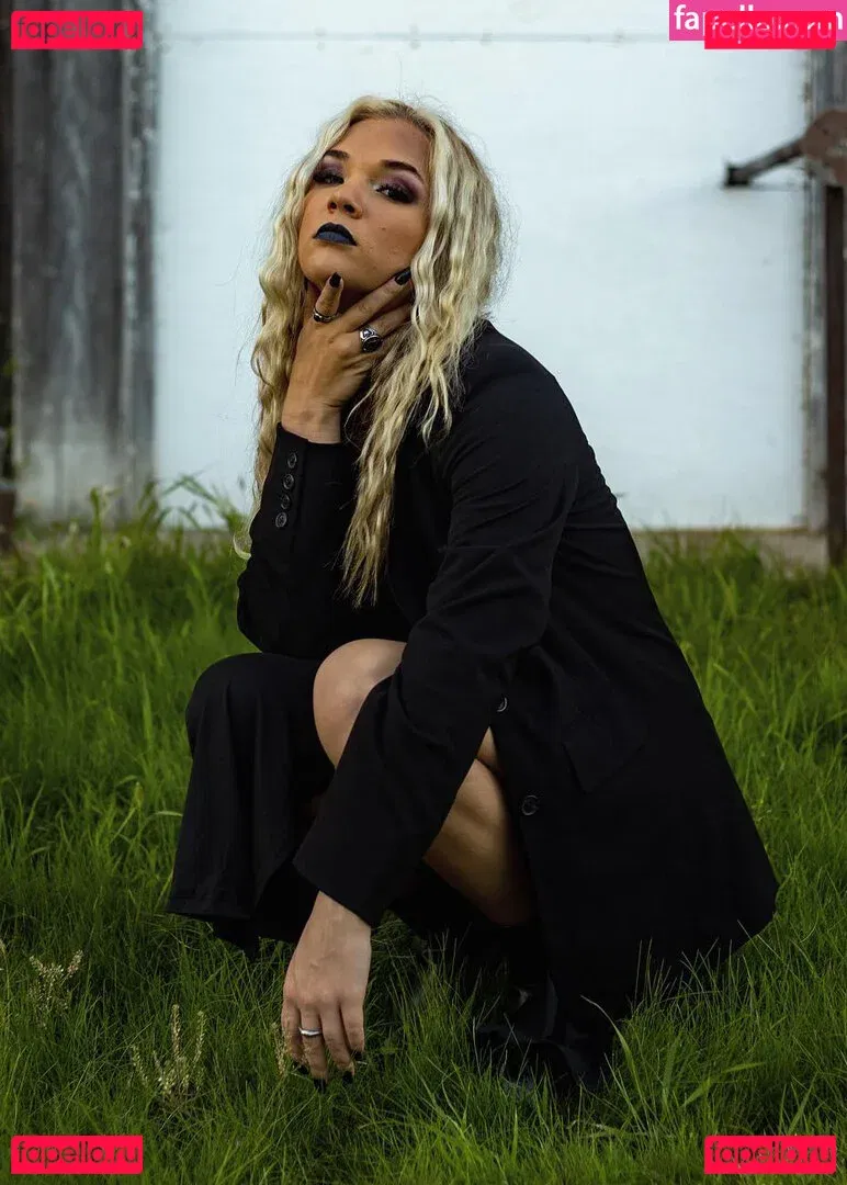 Julia Hart Onlyfans Photo Gallery 