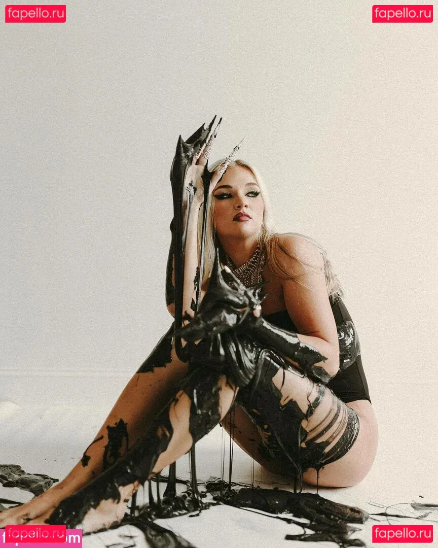 Julia Hart Onlyfans Photo Gallery 