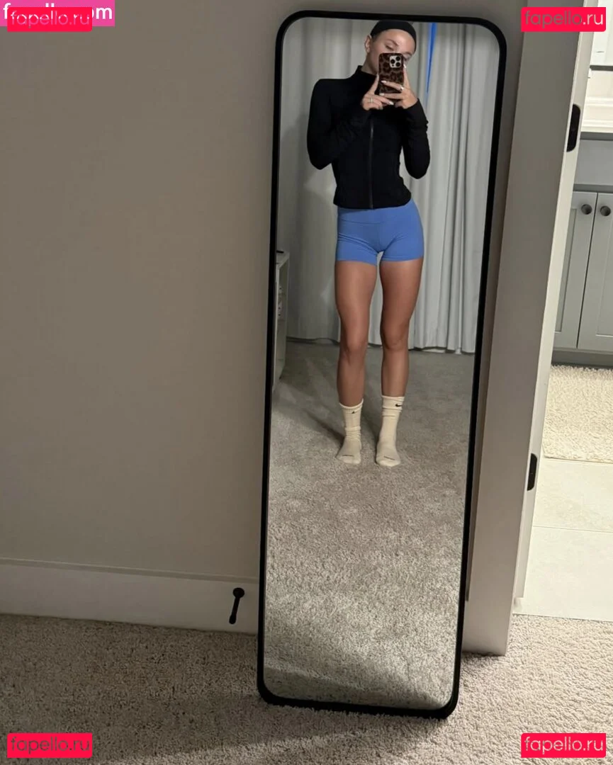 Julia Hart Onlyfans Photo Gallery 