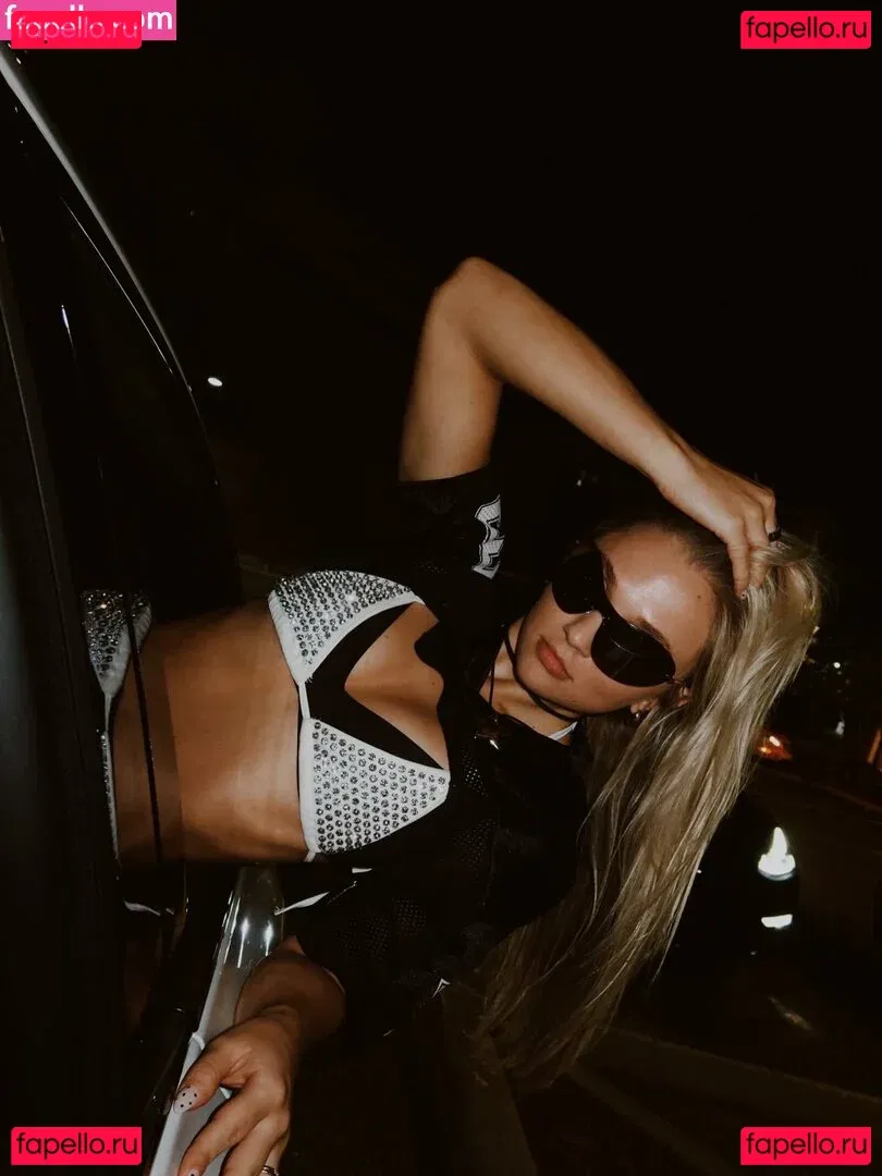 Julia Hart Onlyfans Photo Gallery 