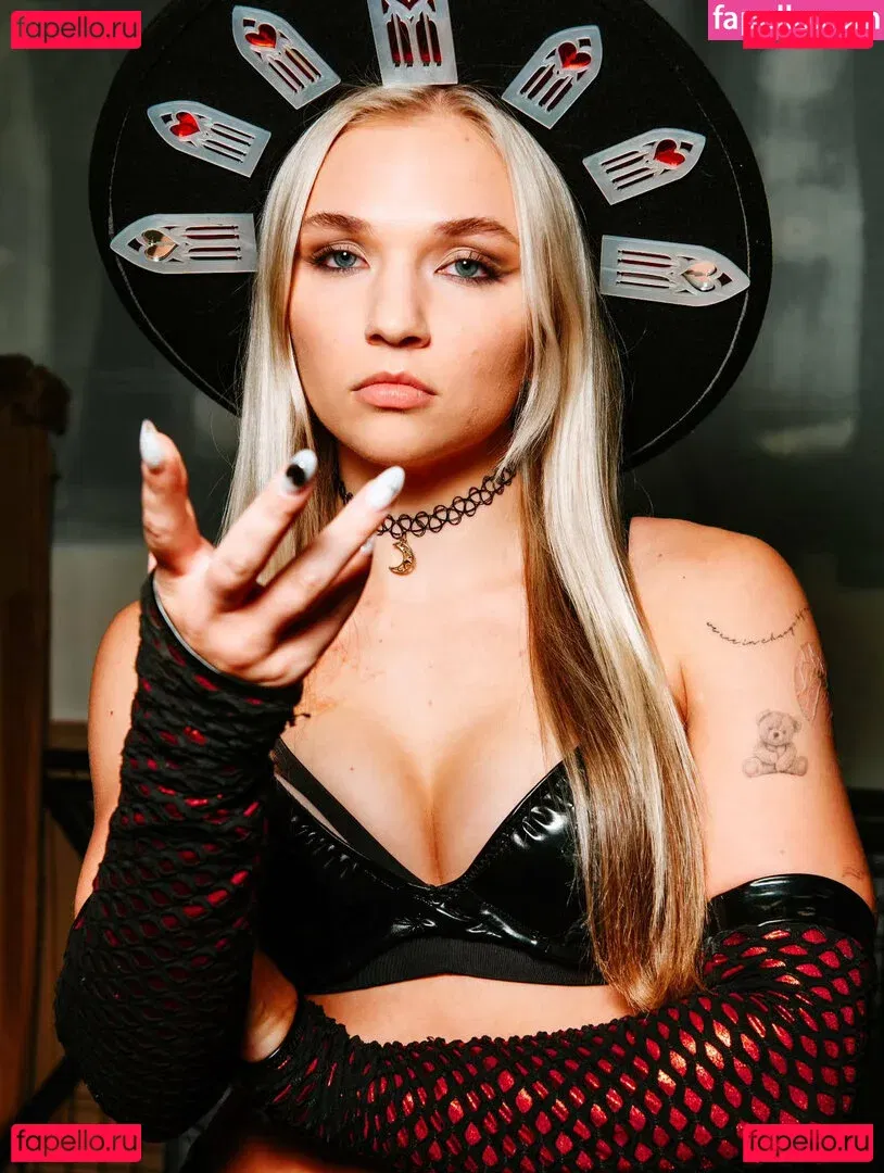 Julia Hart Onlyfans Photo Gallery 