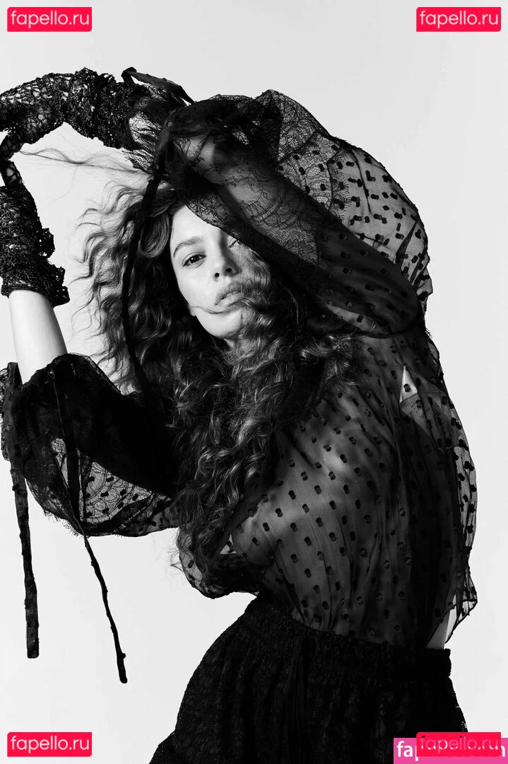 Sophie Charlotte Onlyfans Photo Gallery 