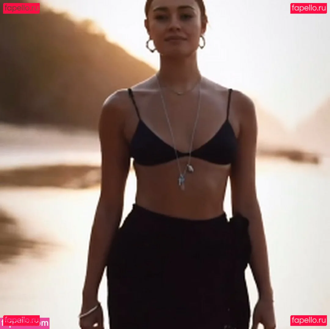 Sophie Charlotte Onlyfans Photo Gallery 